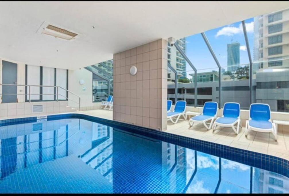 Fabulous Sea Views In The Heart Of Surfers Appartement Gold Coast Buitenkant foto